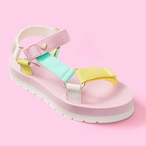 Limited Edition Stoney Clover Lane x Target
Light Pink/Light Green/Light Yellow